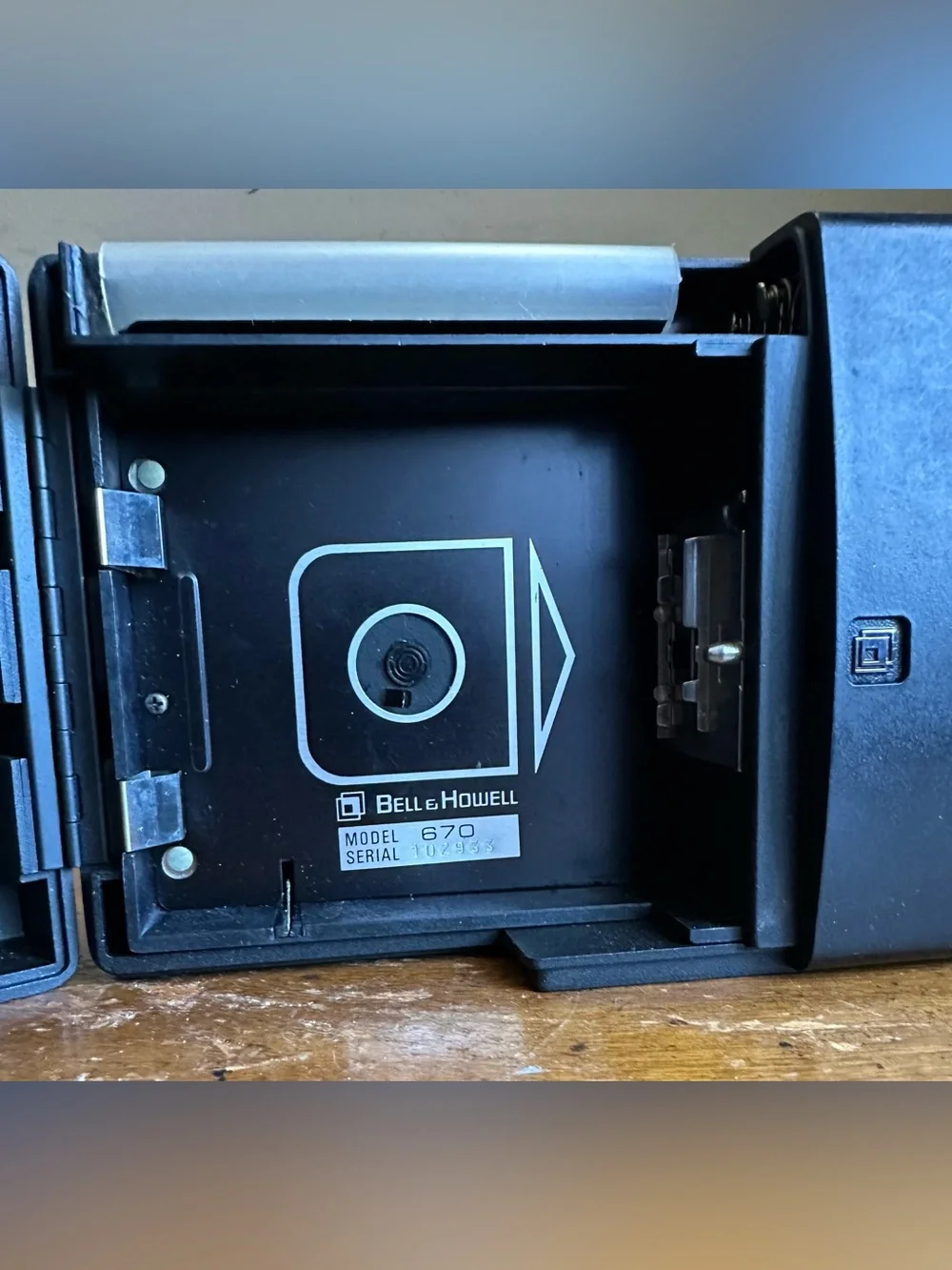 Bell & Howell 670 XL Super 8 Movie Camera Non-Reflex Black Film Format UNTESTED